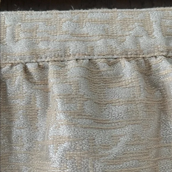Ann Taylor Loft tan and silver mini skirt. Size 4P - Picture 4 of 9